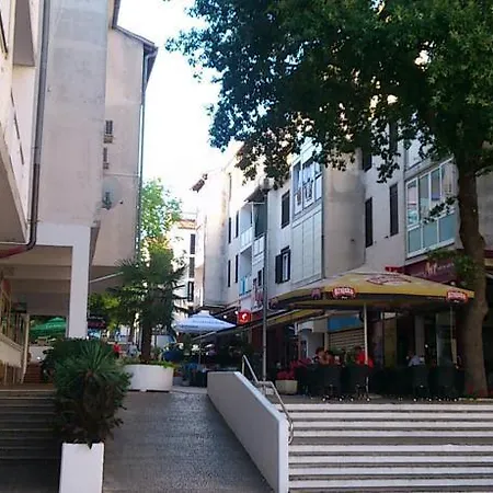Apartament Skalinada 2 *